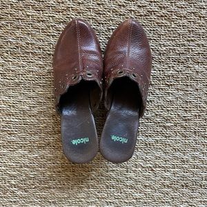Vintage leather Nicole platform clogs